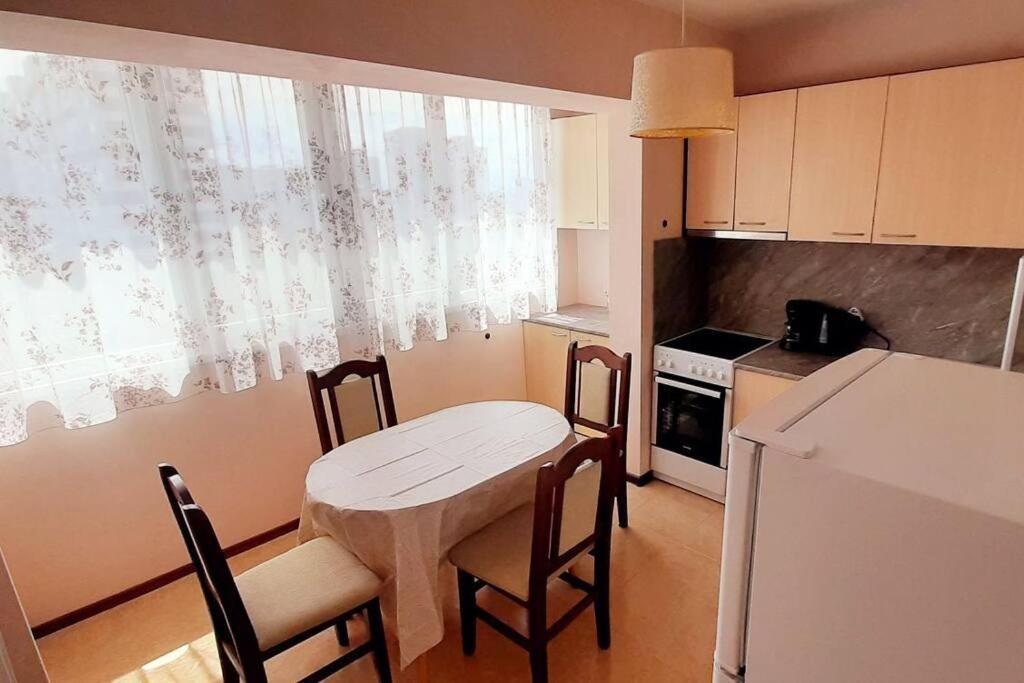 Soc Apartment Close To The Center Burgas Luaran gambar