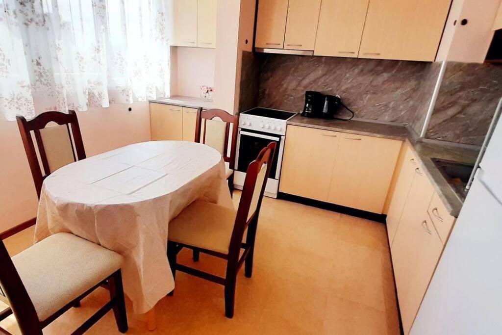 Soc Apartment Close To The Center Burgas Luaran gambar